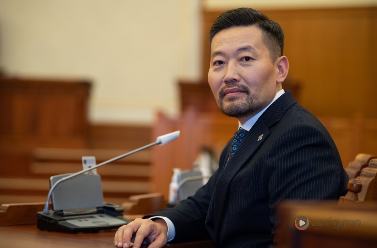 Х.ГАНХУЯГИЙГ ШАДАР САЙДААР ТОМИЛНО