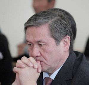 МАХН-ын дотоод зөрчил Засгийг унагах нөхцөлийг бүрдүүлэв