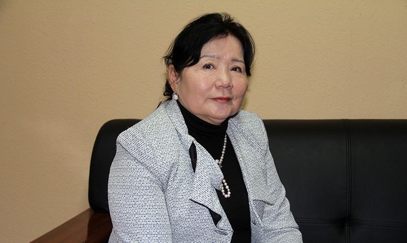 С.Төгс: Малын шөрмөснөөс хүний биед ээлтэй мэс заслын утас гаргаж авахаар ажиллаж байна 