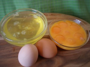 Өндөгний цагаанаар санаанд оромгүй давхраагаа оруулаарай 