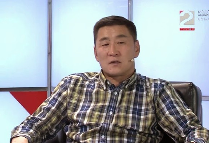 Чапи бүсгүйчүүдэд гологдсондоо биш хаширтаа сингл яваа