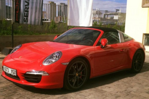 Хагас тэрбумын Porsche хөлөглөсөн монголчууд хямраагүй байна