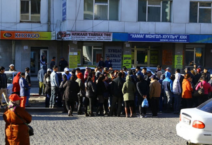 1072 хувьцааг худалдаж авна гэх цуурхлыг Д.Дашням гэгч анх тараажээ