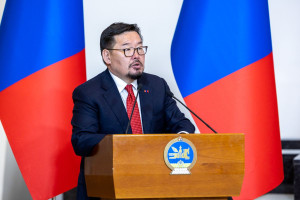 Г.ЗАНДАНШАТАР:ЭДИЙН ЗАСГАА СЭРГЭЭНЭ ГЭДЭГ БОЛ НҮҮРСНИЙ ХУЛГАЙТАЙ ТЭМЦЭНЭ ГЭСЭН ҮГ