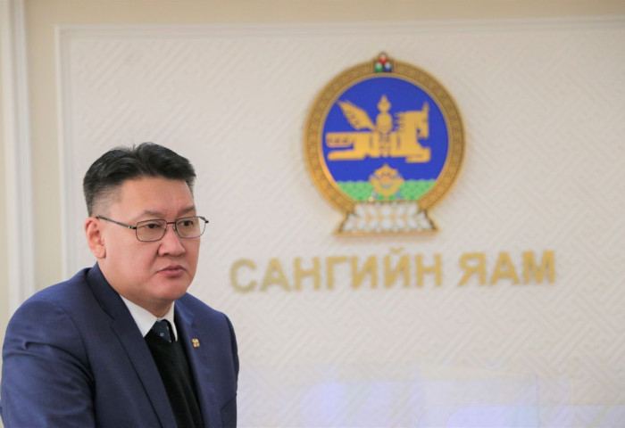 САНХҮҮГИЙН ӨРӨГ ДЭЭРХ БУРУУ ГАРЫН ТОГЛОГЧ