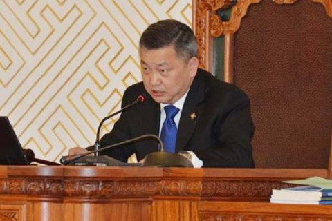 УИХ-ын гишүүдийг микрофоныг тасалдаг ноён Зи-гийн үе дуусгавар болж байна